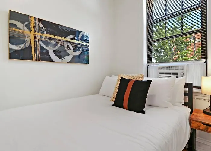 2-bedroom Cozy In Prime Location - Clark 2 *