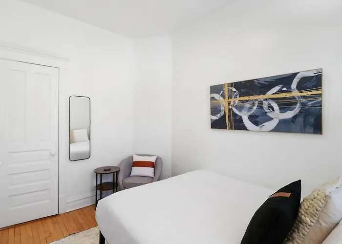 2-bedroom Cozy In Prime Location - Clark 2 Apartment